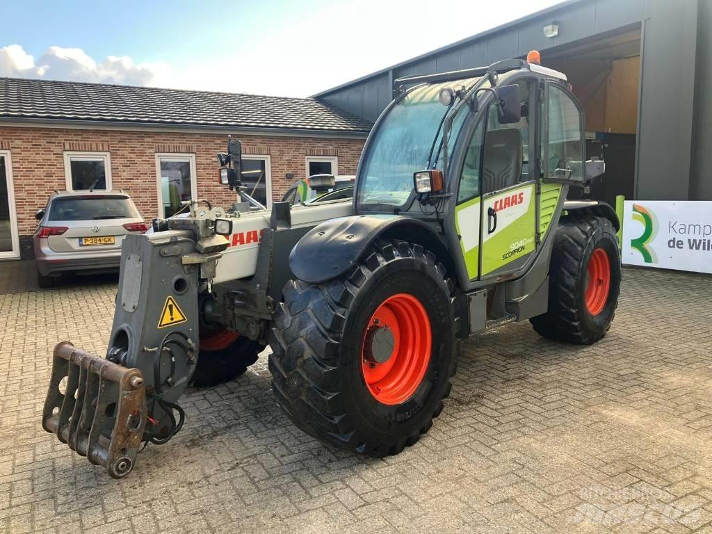CLAAS Scorpion 9040 معدات مناولة لأغراض الزراعة
