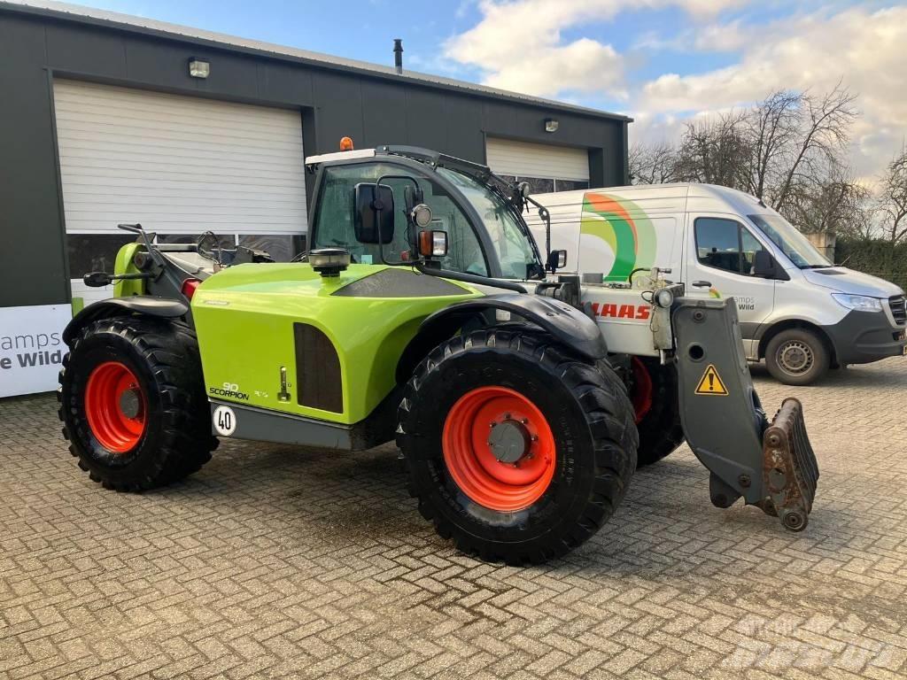 CLAAS Scorpion 9040 معدات مناولة لأغراض الزراعة