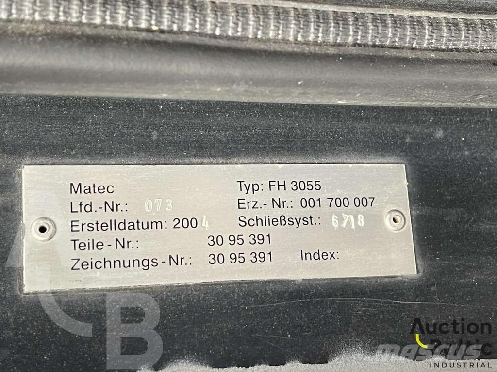 Grove GMK 3055 شاحنات الرافعات