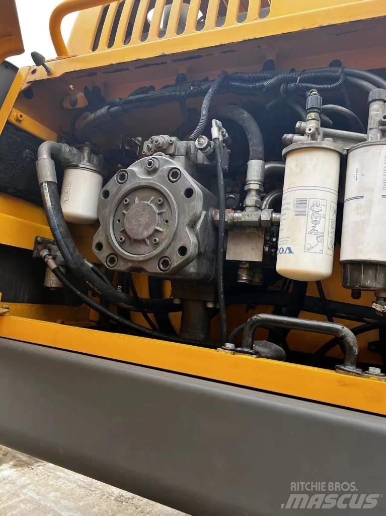 Volvo EC 480 D L حفارات زحافة