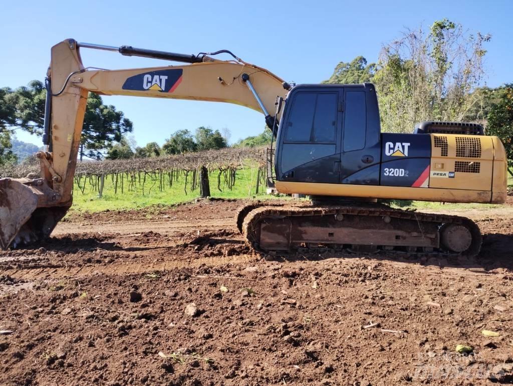 CAT 320D2 حفارات زحافة