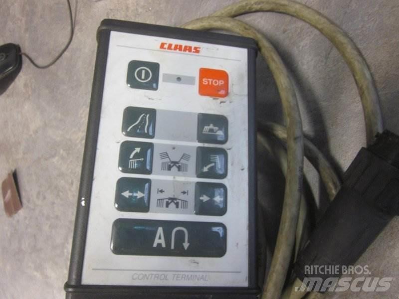 CLAAS LINER 3000 معدات حصد