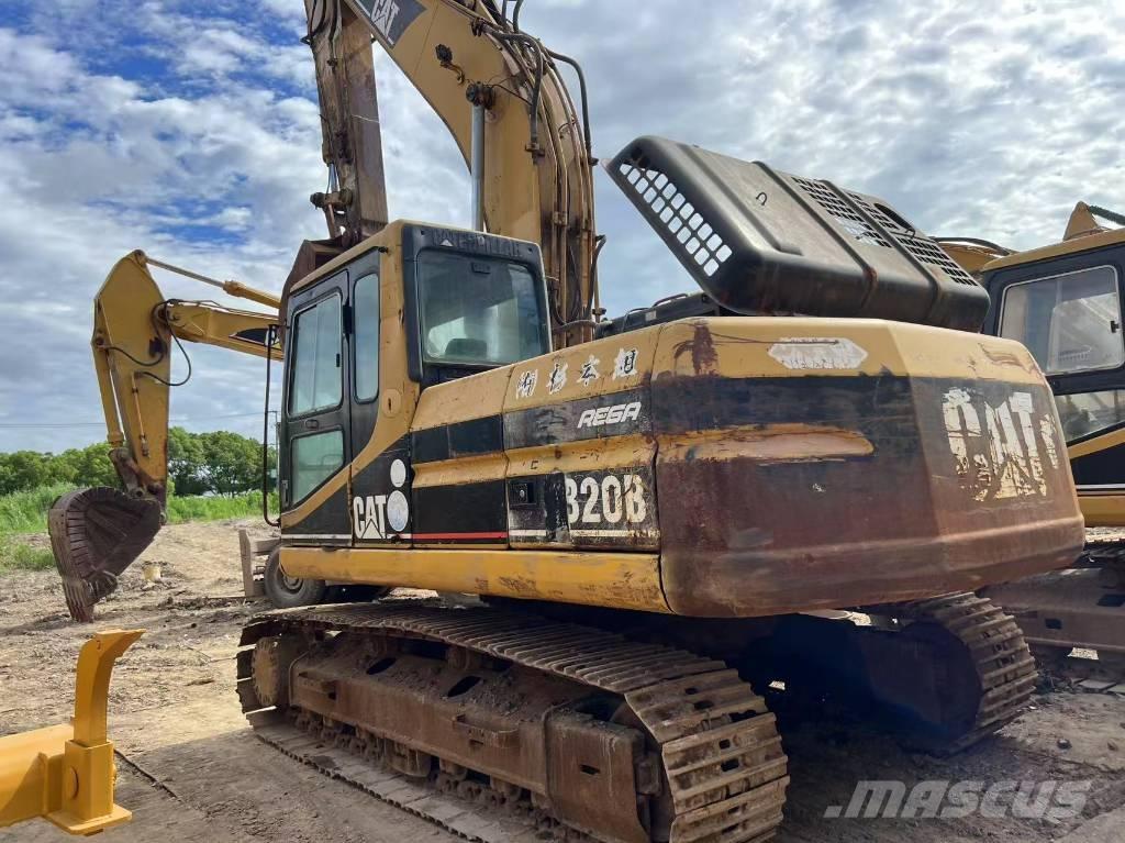 CAT 320BL حفارات زحافة