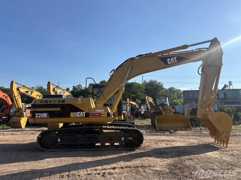 CAT 320 B L حفارات زحافة