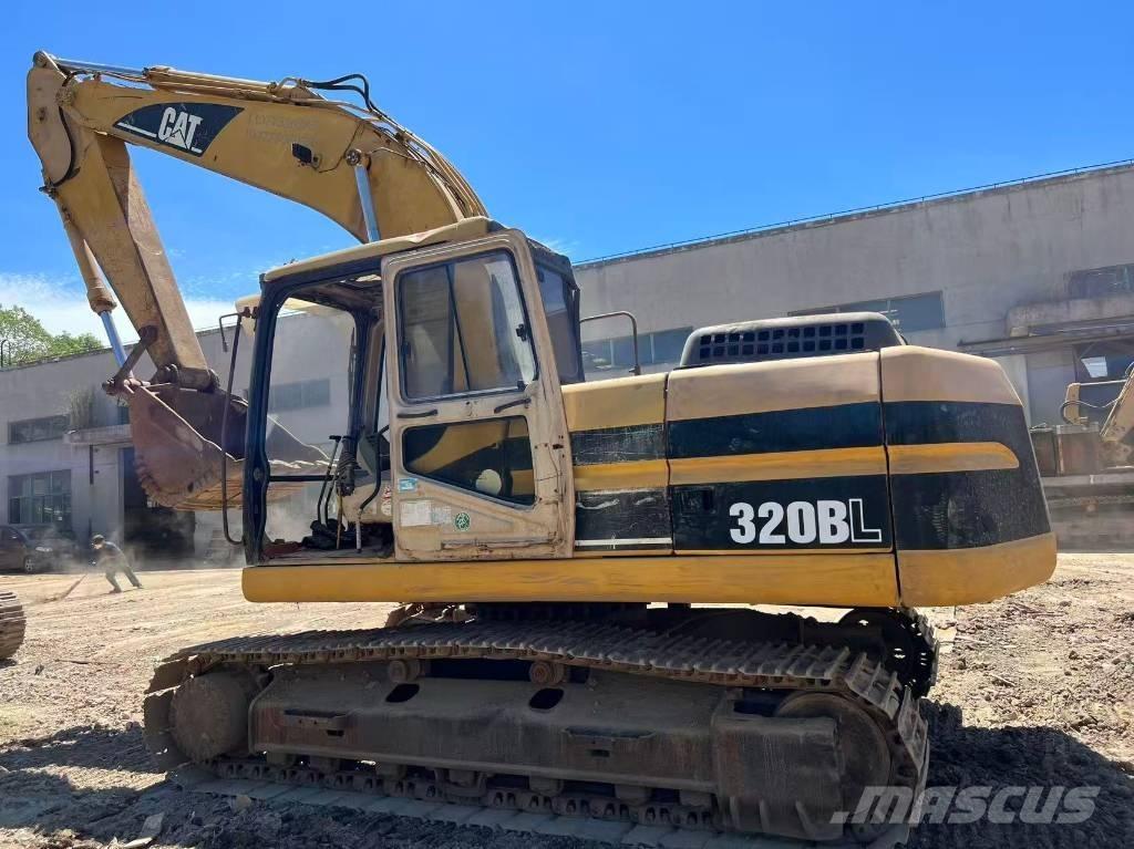CAT 320 B L حفارات زحافة