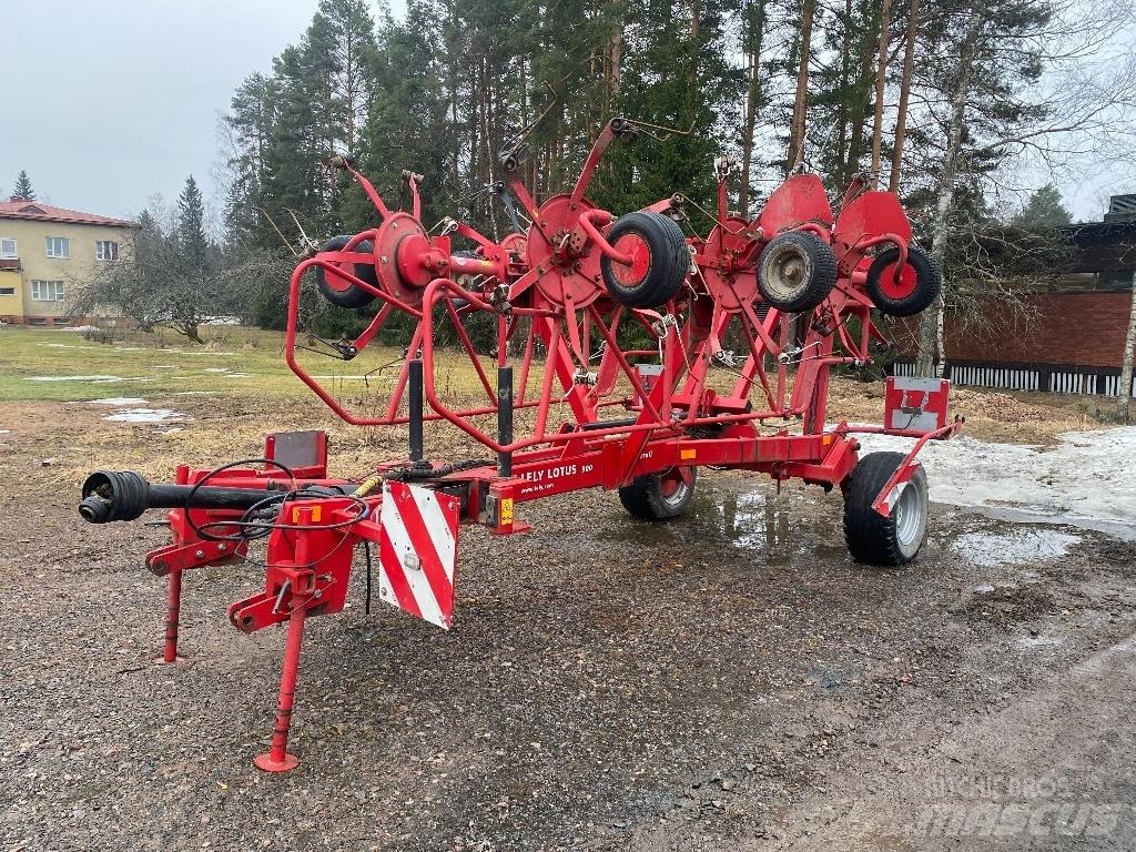 Lely Lotus 900 profi مكابس وميبسات التبن