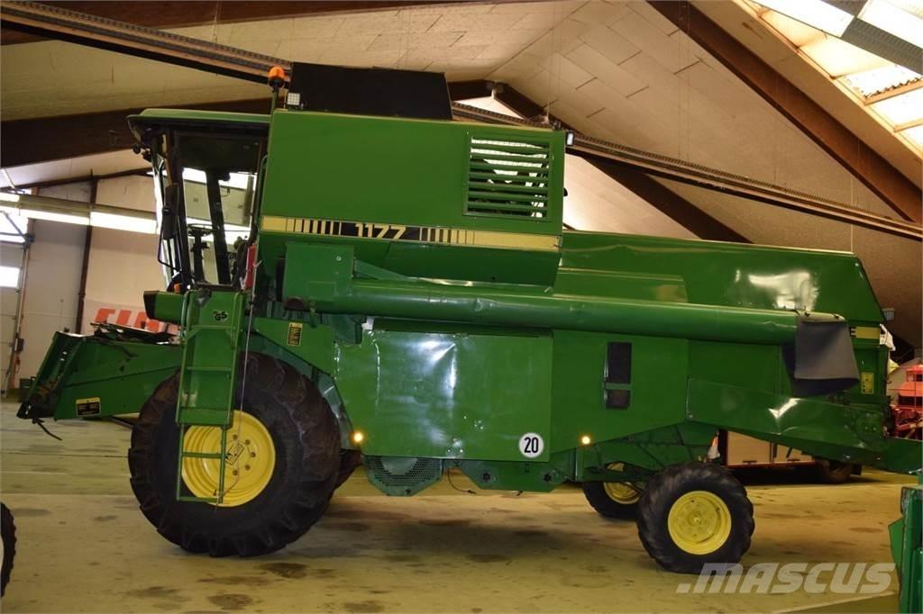 John Deere 1177 حصادات