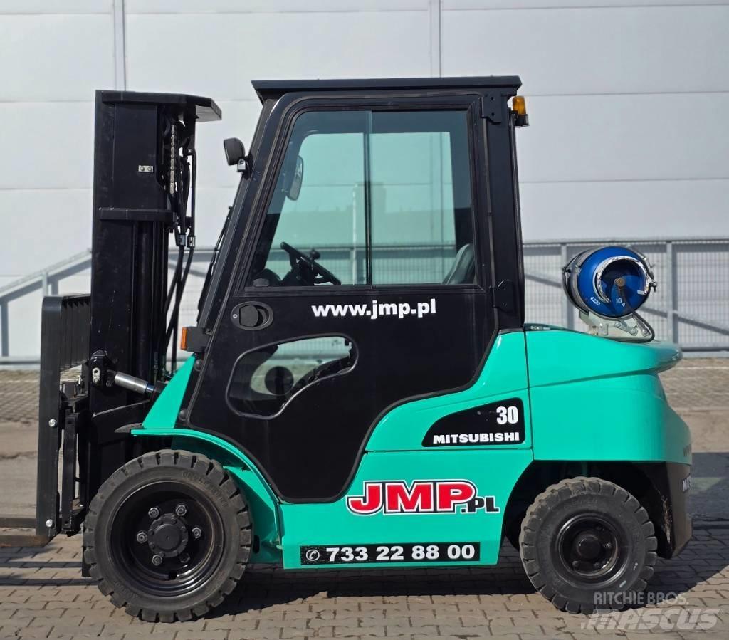 Mitsubishi FG 30 N شاحنات LPG