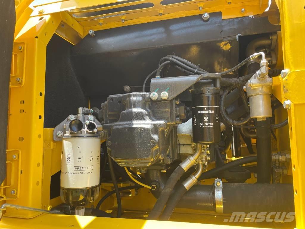 Komatsu PC 220 حفارات زحافة