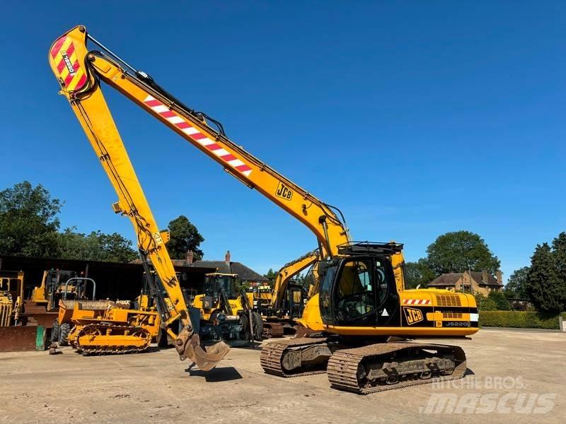 JCB JS 220 LR حفارات زحافة