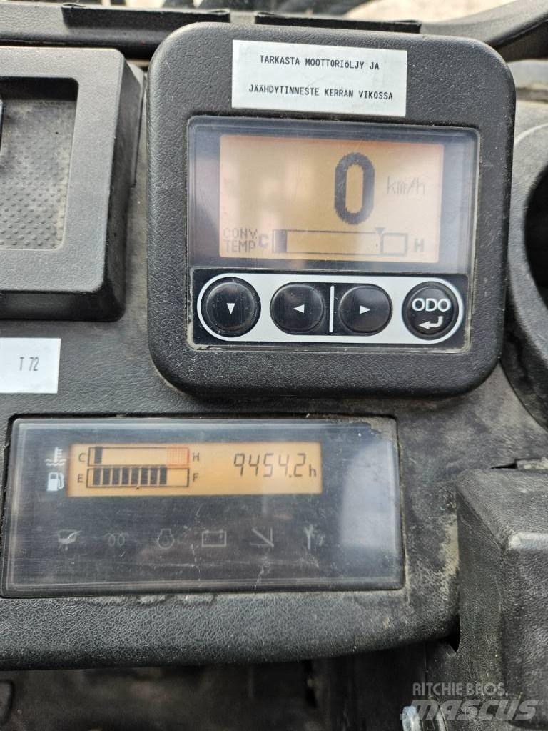Toyota 02-8 FDF 25 شاحنات الديزل