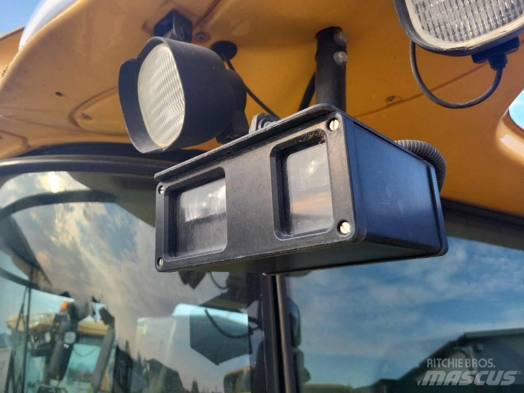 New Holland CR 9090 حصادات