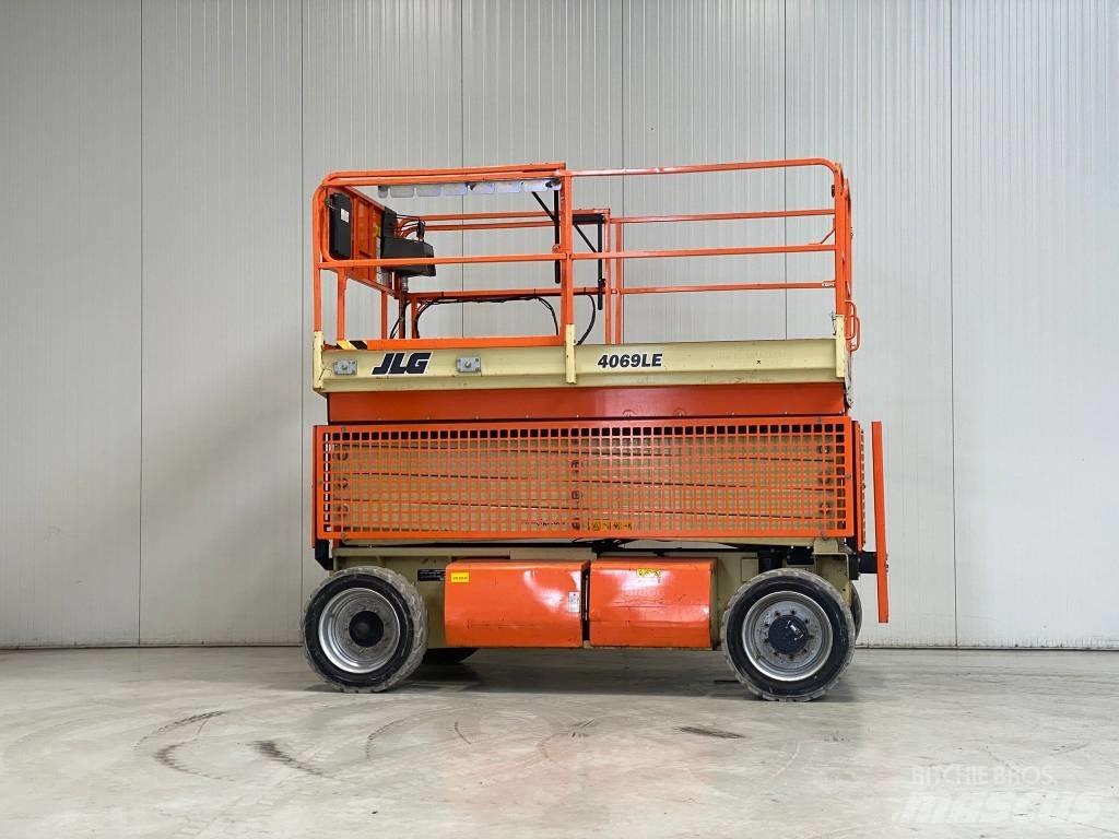 JLG 4069LE رافعات مقصية الشكل