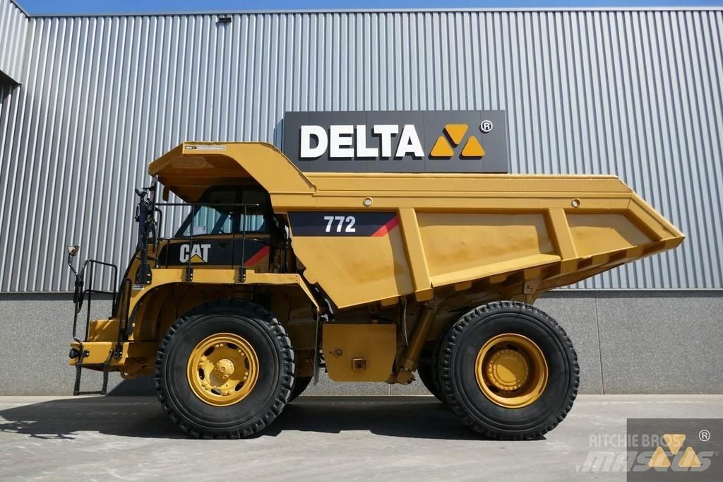 CAT 772 شاحنات المخلفات الصلبة