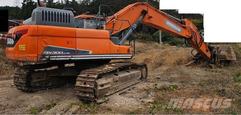 Doosan DX 300 LC-5 حفارات زحافة