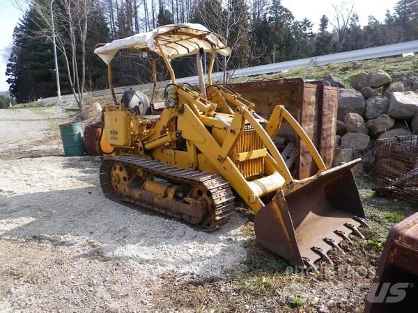 Komatsu D20S-3 بلدوزرات مجنزرة