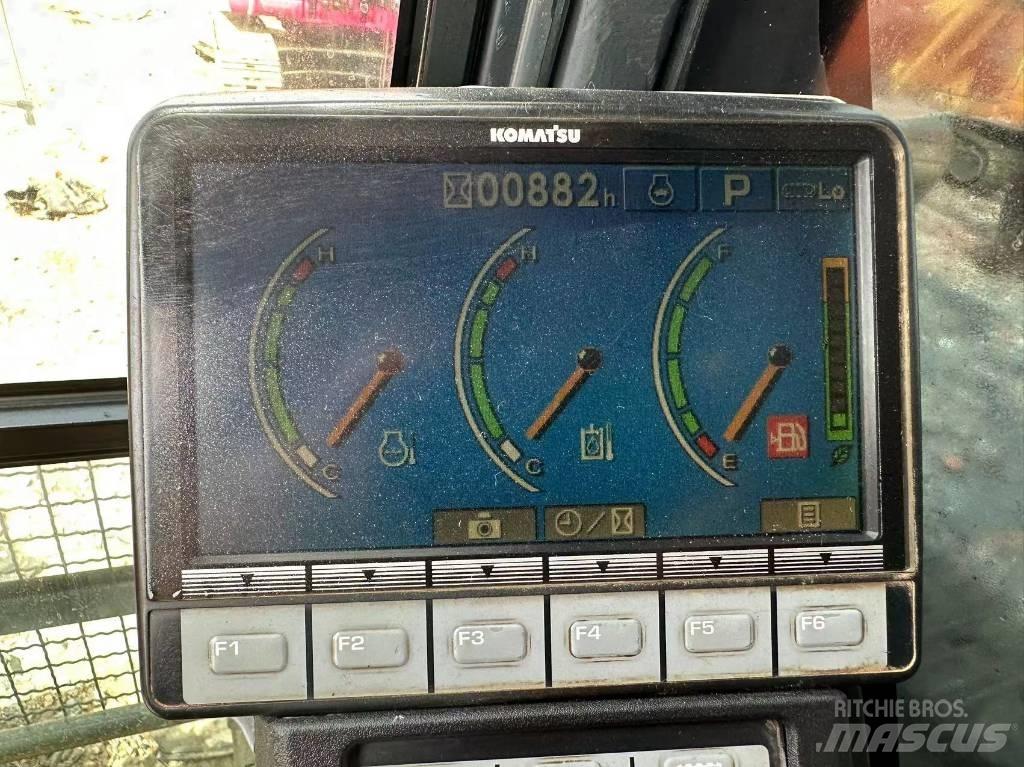 Komatsu PC 240-8 حفارات زحافة