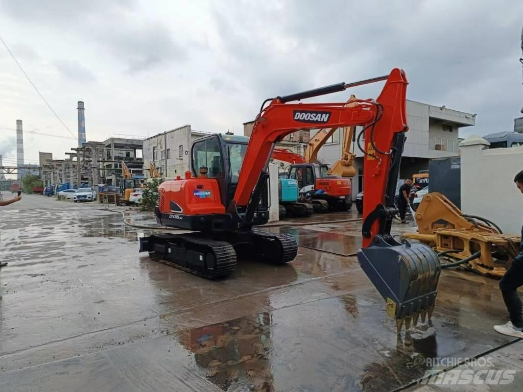 Doosan DX 55 حفارات صغيرة أقل من 7 طن (حفارات صغيرة)