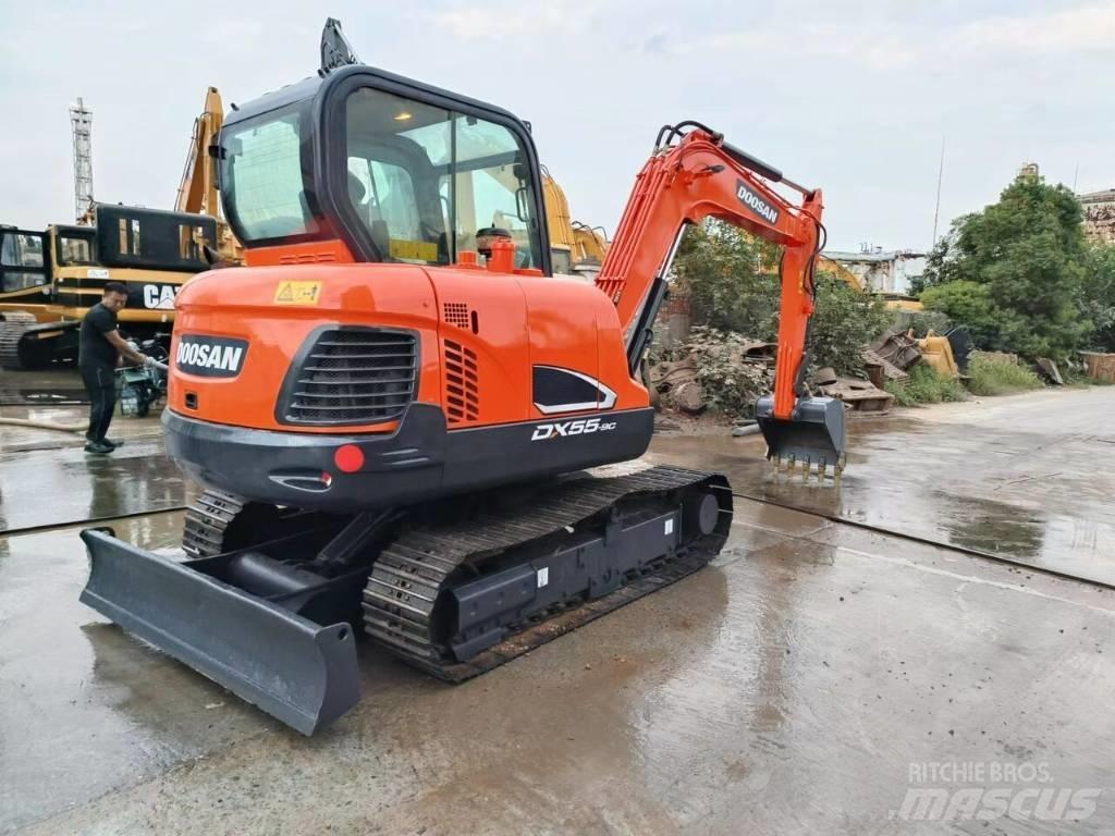 Doosan DX 55 حفارات صغيرة أقل من 7 طن (حفارات صغيرة)