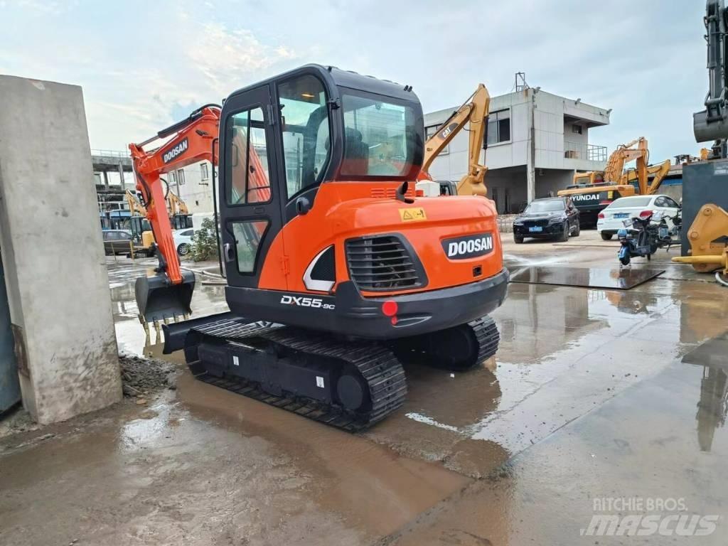 Doosan DX 55 حفارات صغيرة أقل من 7 طن (حفارات صغيرة)