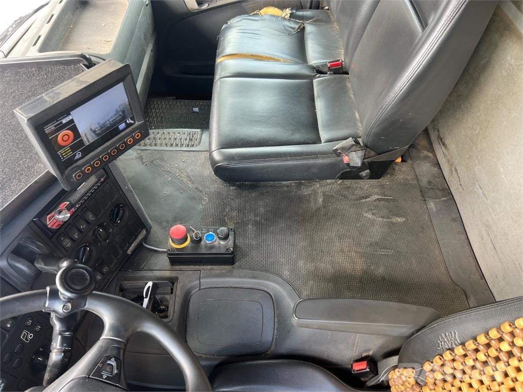 Scania P320 شاحنات بمقصورة وهيكل