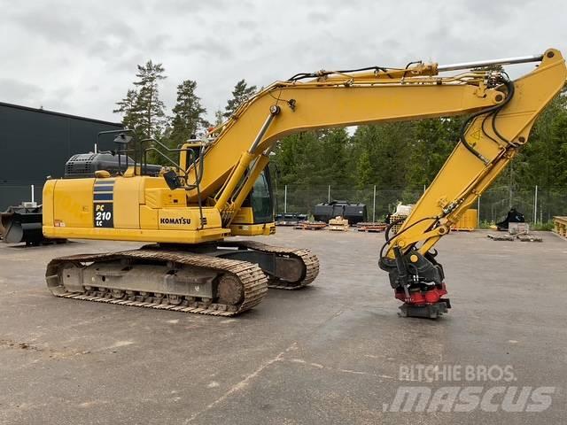 Komatsu PC210 حفارات زحافة