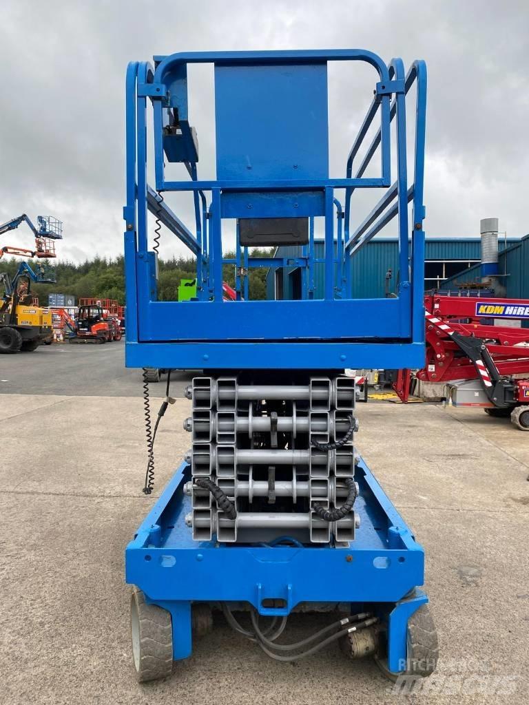 Genie GS 4047 رافعات مقصية الشكل