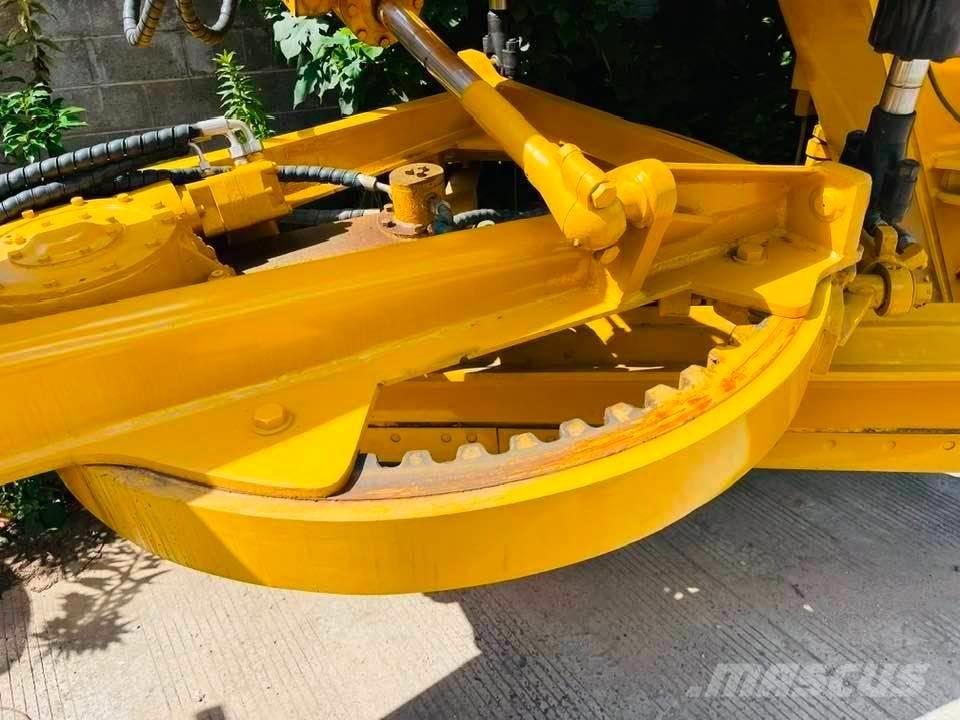 CAT 140h معدات تمهيد الطرق