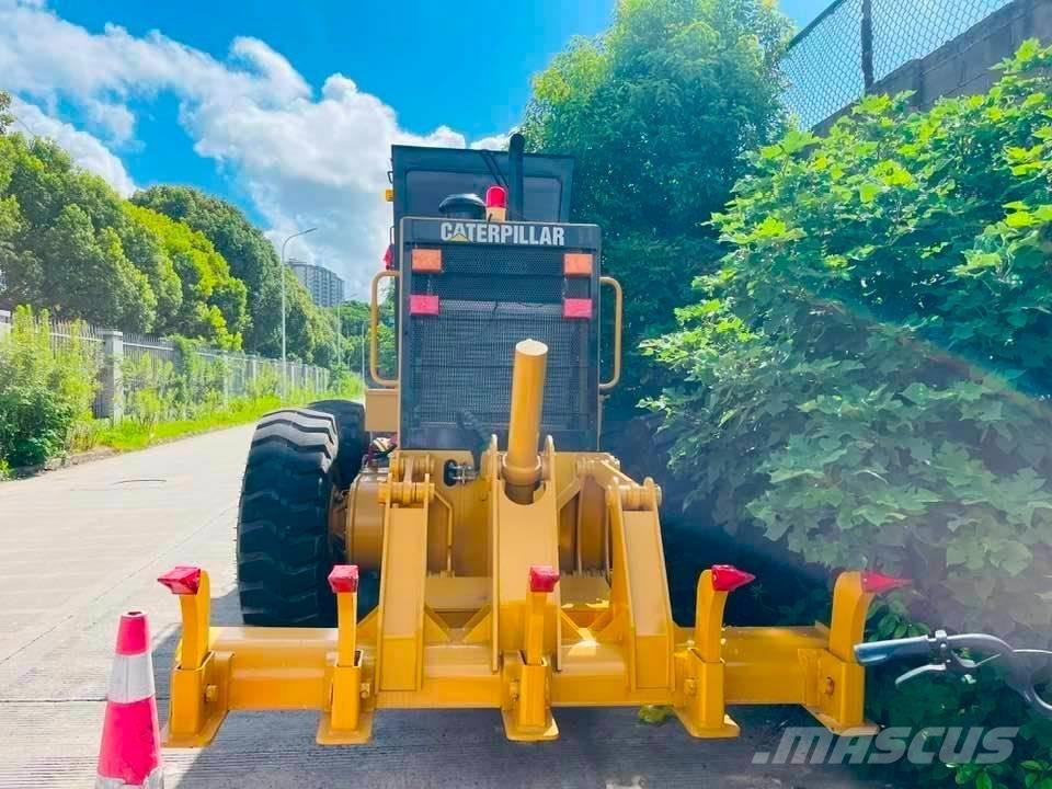 CAT 140h معدات تمهيد الطرق