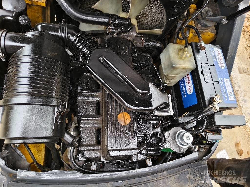 Komatsu FD30 شاحنات الديزل