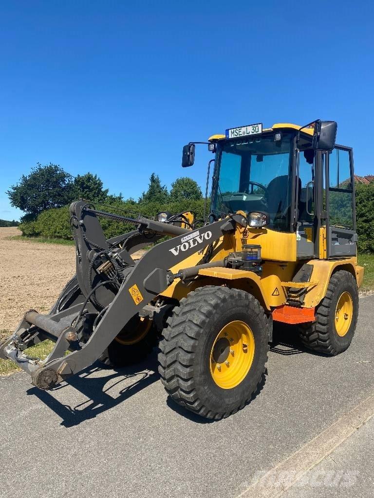 Volvo L30GS لوادر بعجل