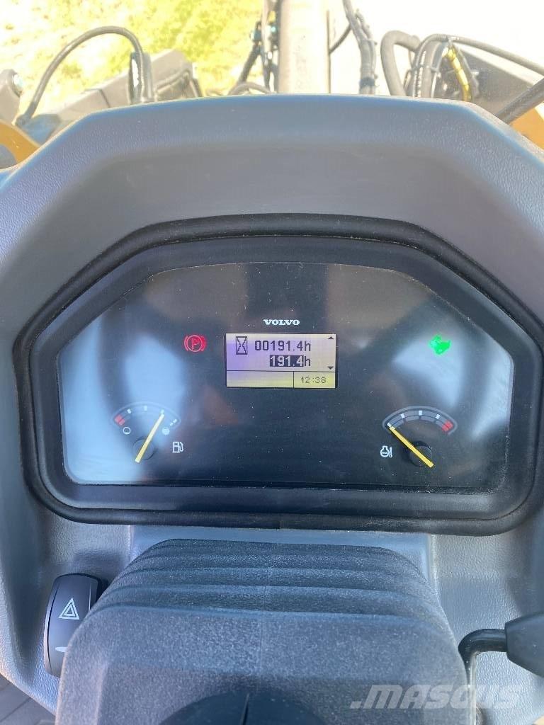 Volvo L30GS لوادر بعجل