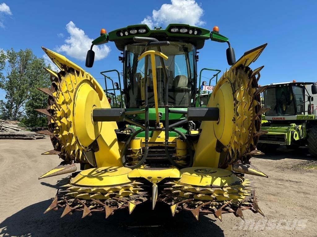 John Deere 8600 علافات ذاتية الدفع