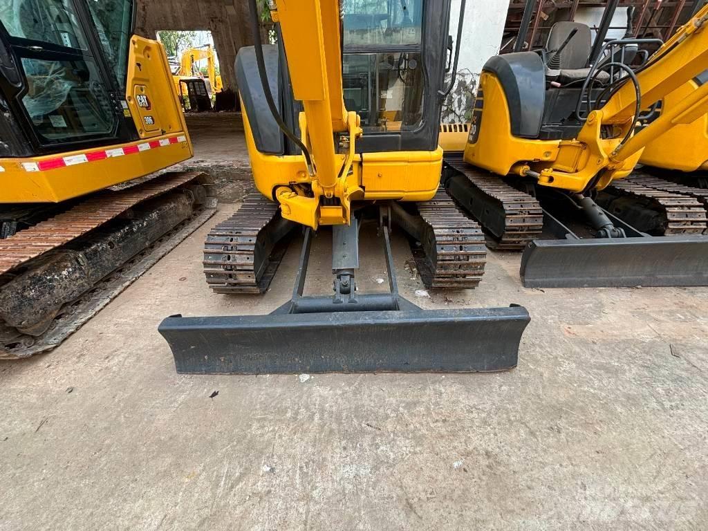 Komatsu PC35MR حفارات صغيرة أقل من 7 طن (حفارات صغيرة)