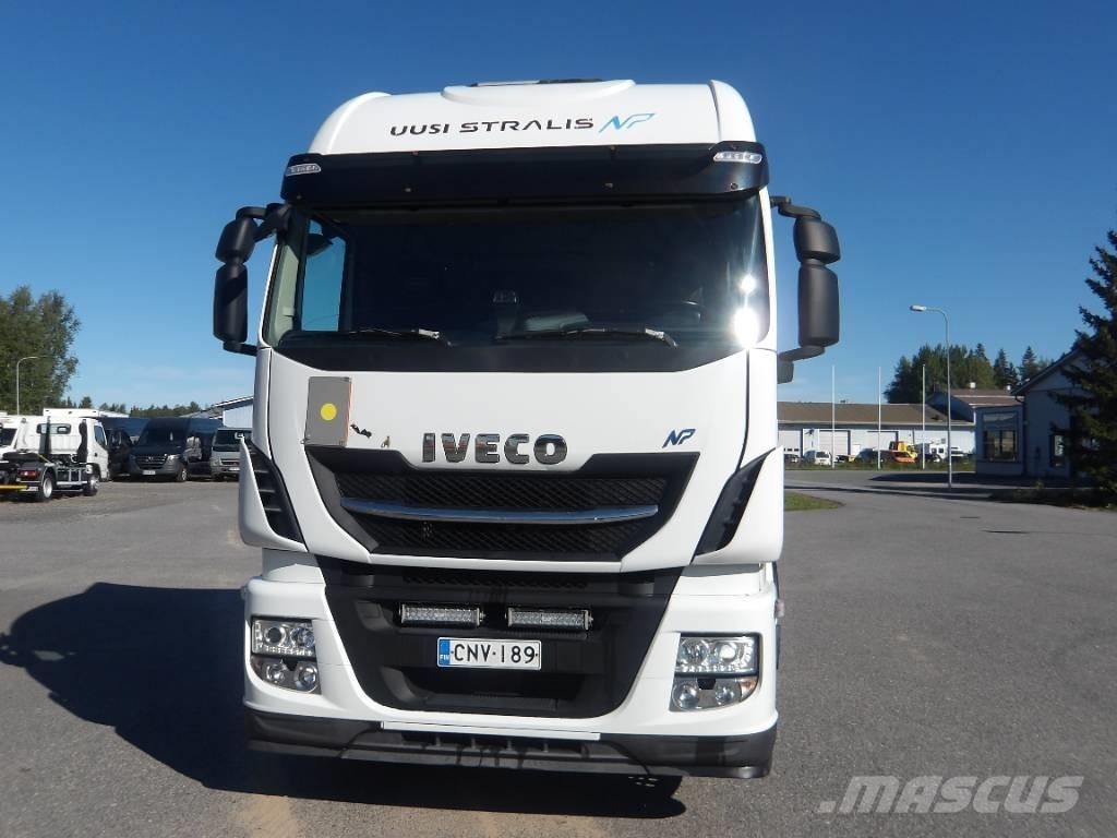 Iveco AS 440STX LNG وحدات الجر