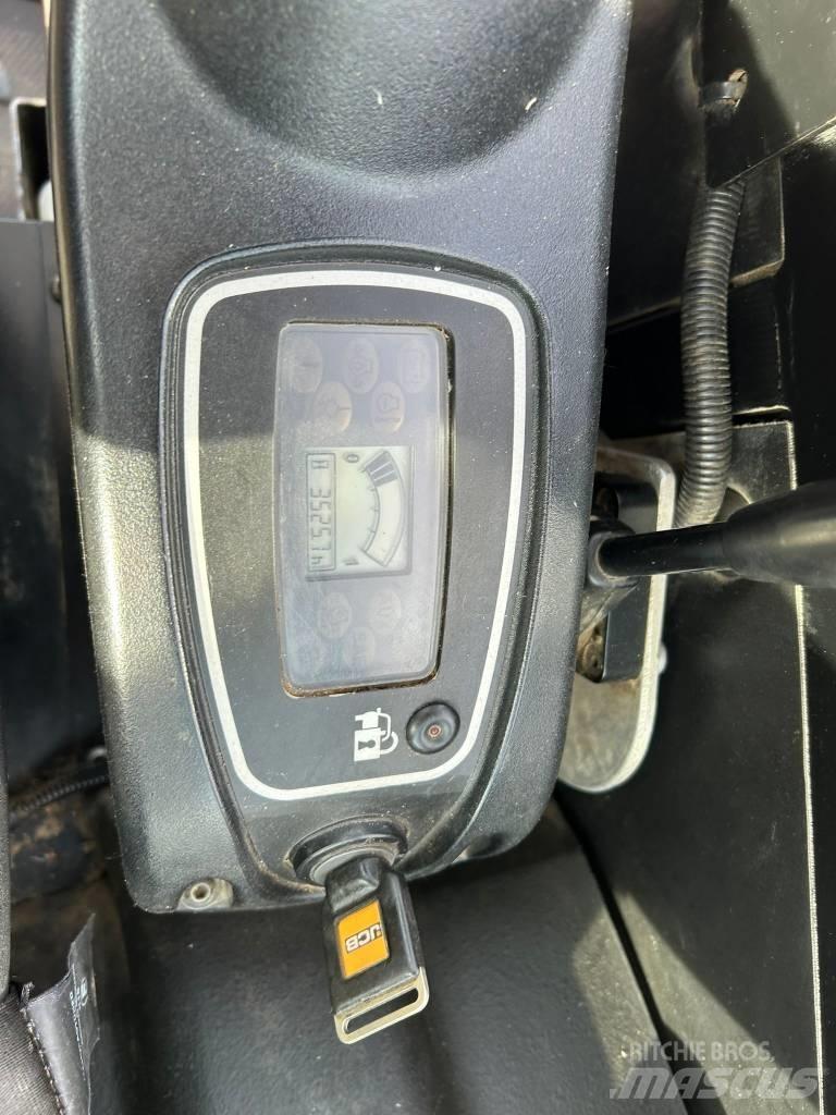 JCB 8026 CTS حفارات صغيرة أقل من 7 طن (حفارات صغيرة)