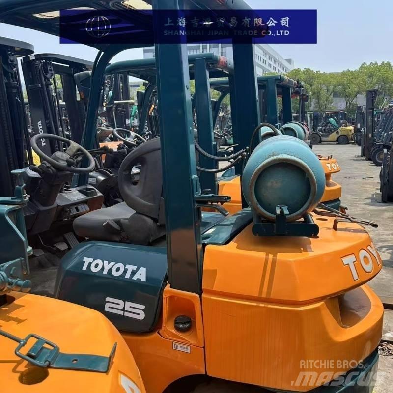 Toyota 25 شاحنات الديزل