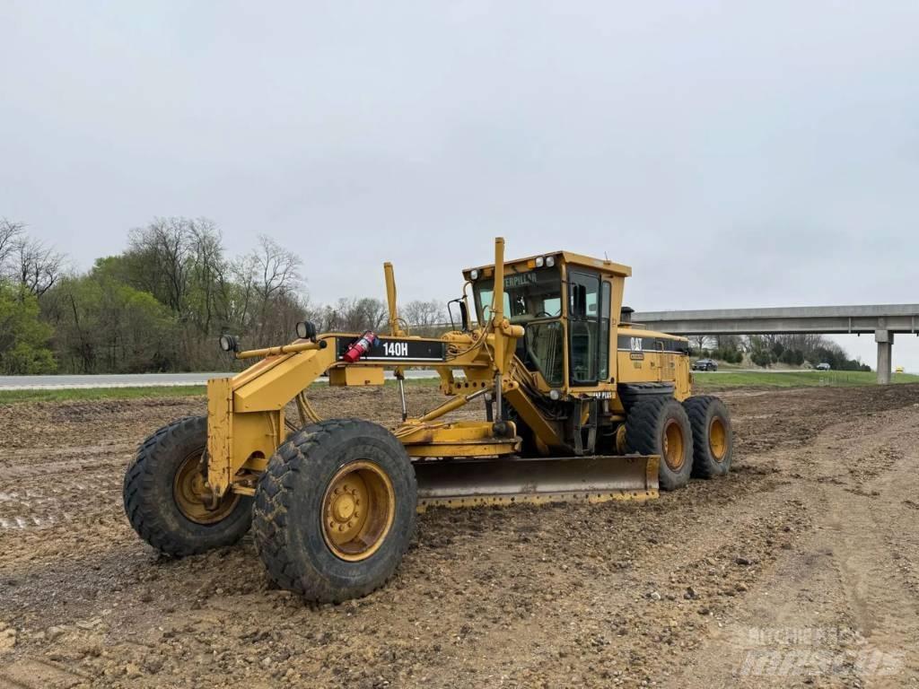 CAT 140H معدات تمهيد الطرق