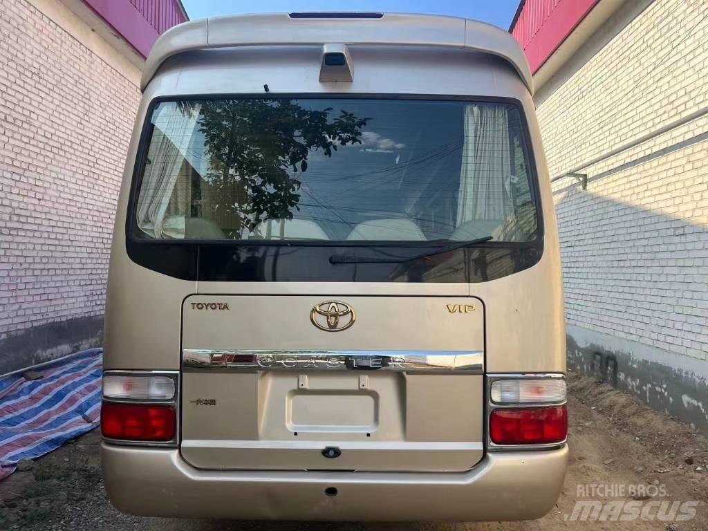 Toyota Coaster Bus حافلة صغيرة