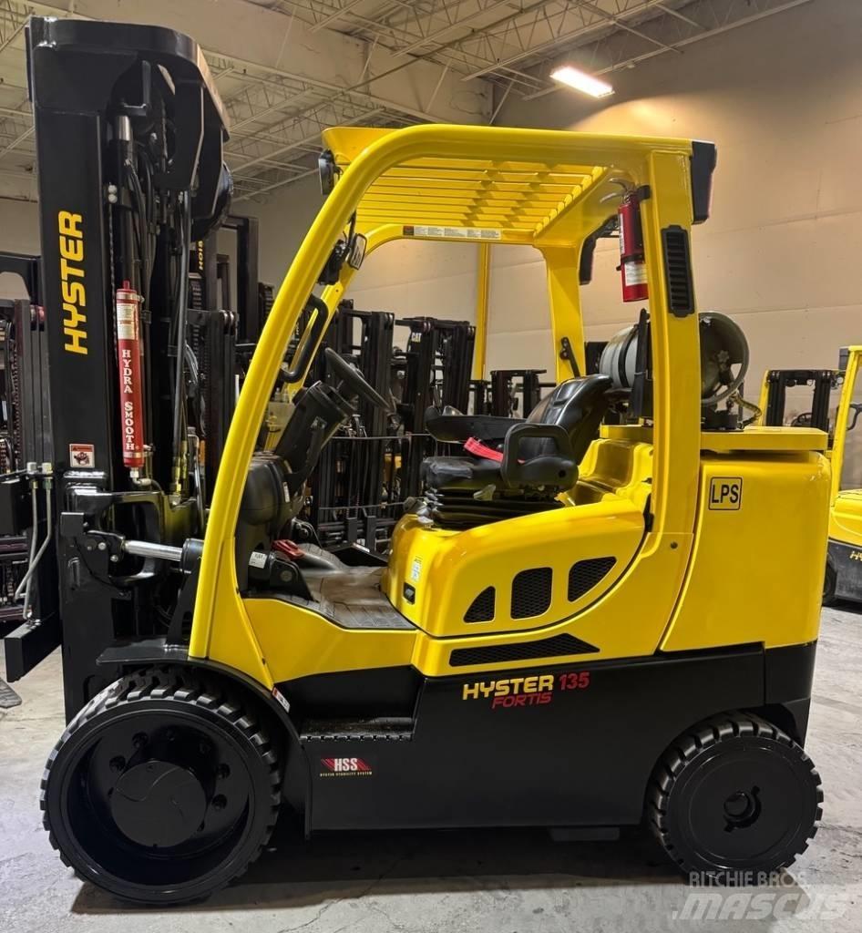 Hyster S 135 FT شاحنات ذات رافعات شوكية - أخرى