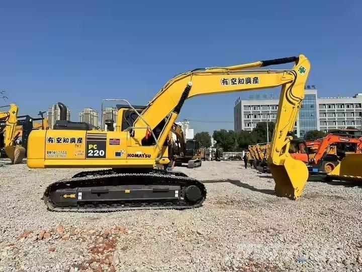 Komatsu PC 220 حفارات زحافة