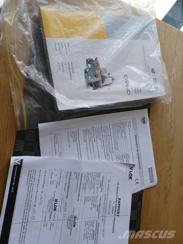 Wacker Neuson DV 60 عربات نقل قلابة للمواقع