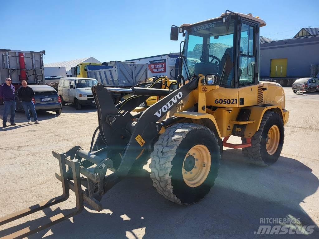 Volvo L 30 G لوادر بعجل