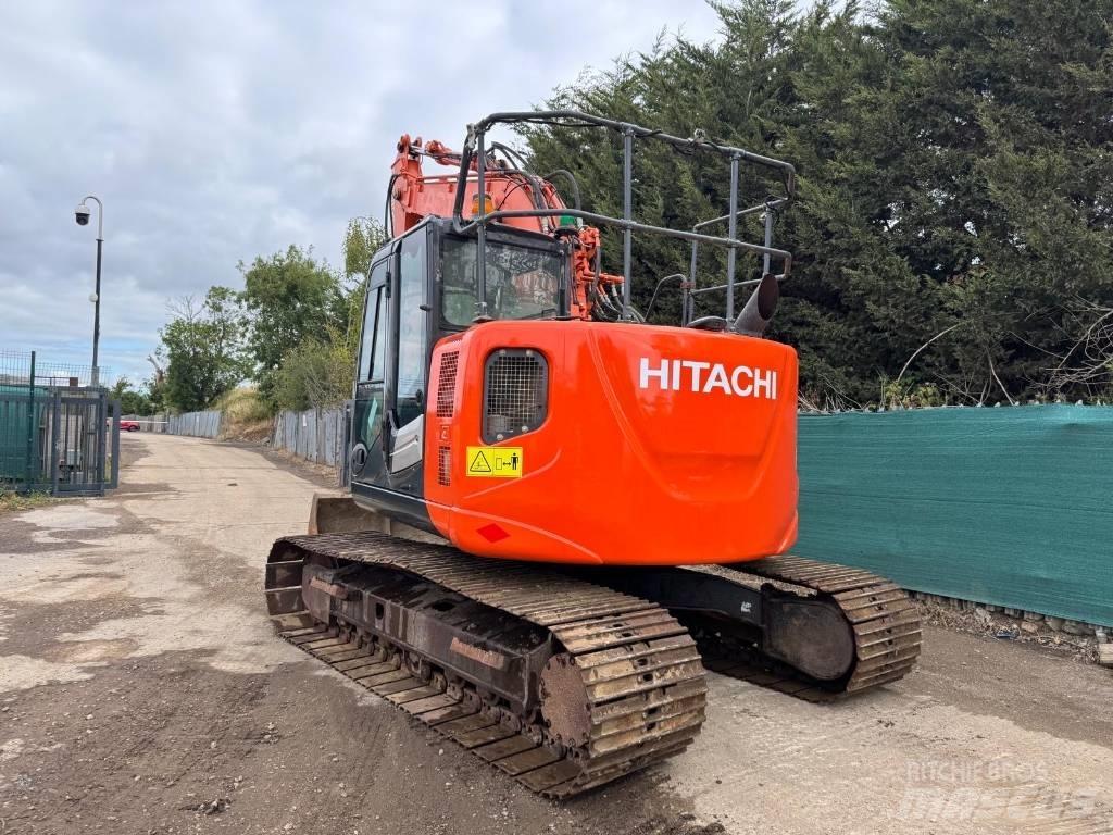 Hitachi ZX 135 US-5B حفارات زحافة