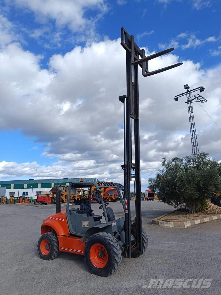 Ausa C 300 H شاحنات الطرق الوعرة