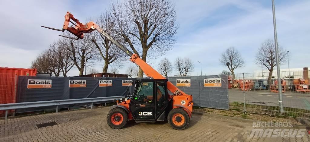 JCB 525-60 T4 F مناولات متداخلة