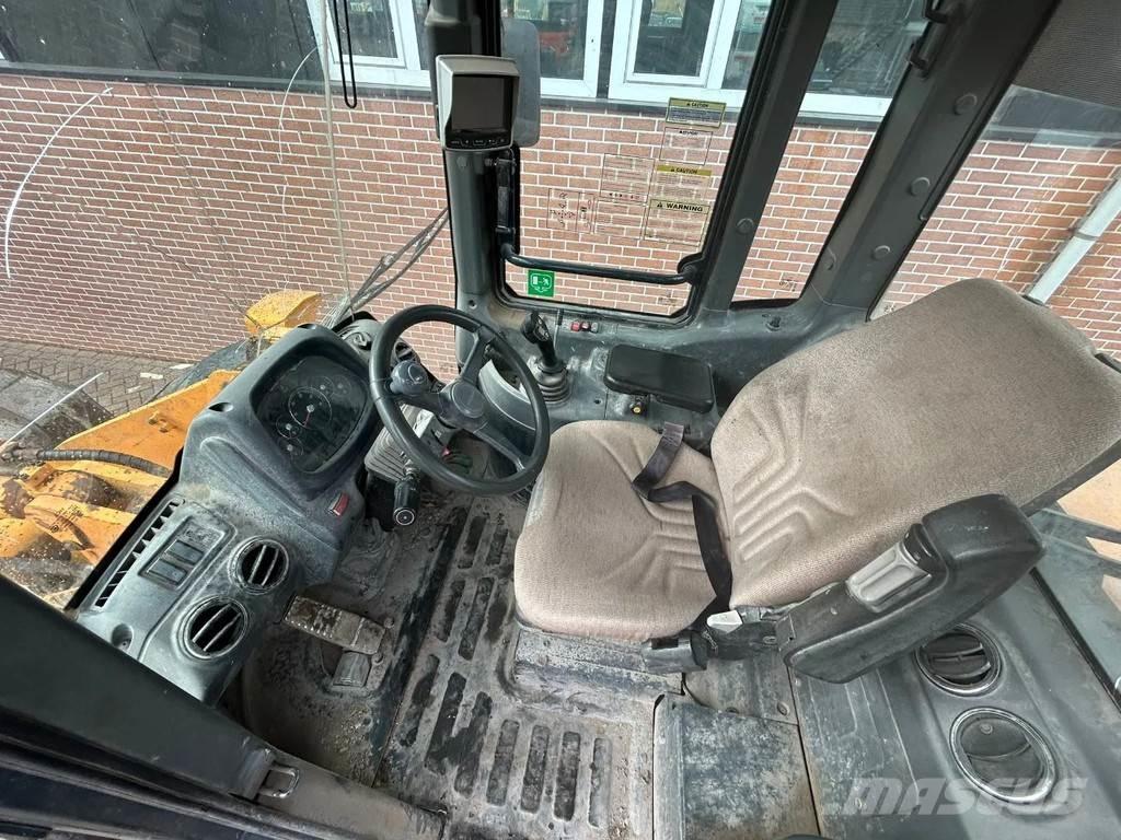Hyundai HL 740-9A لوادر بعجل