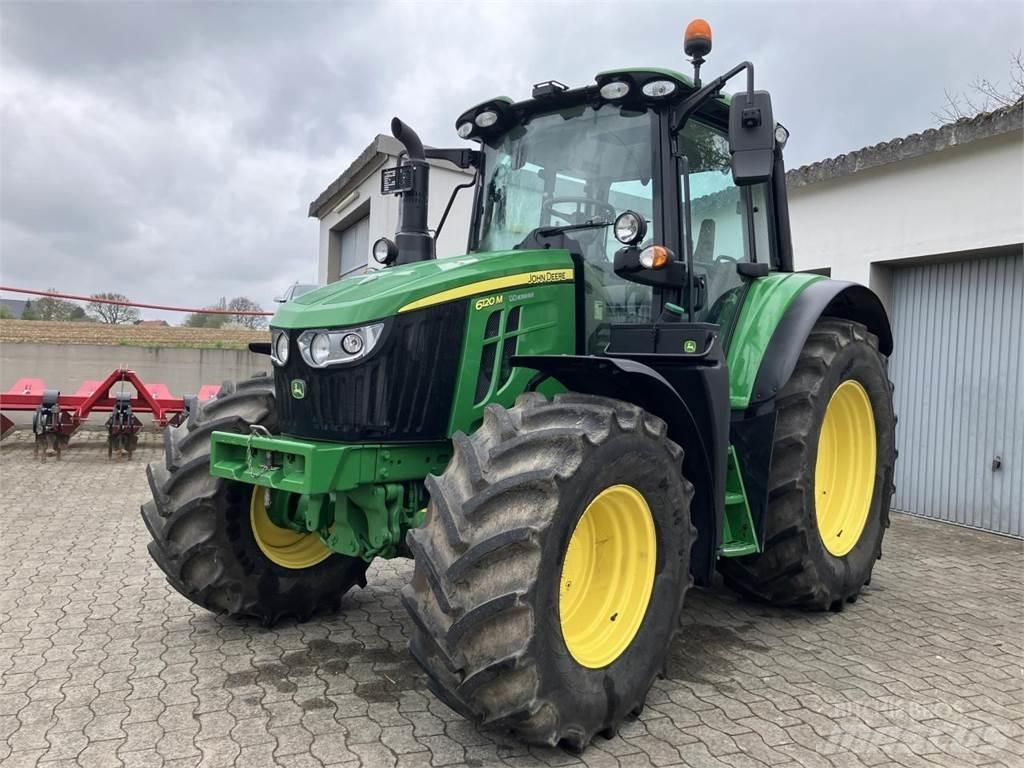 John Deere 6120M الجرارات