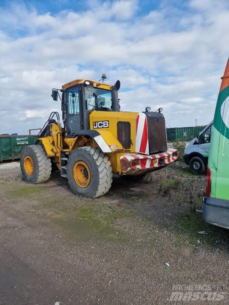 JCB 437 HT لوادر بعجل