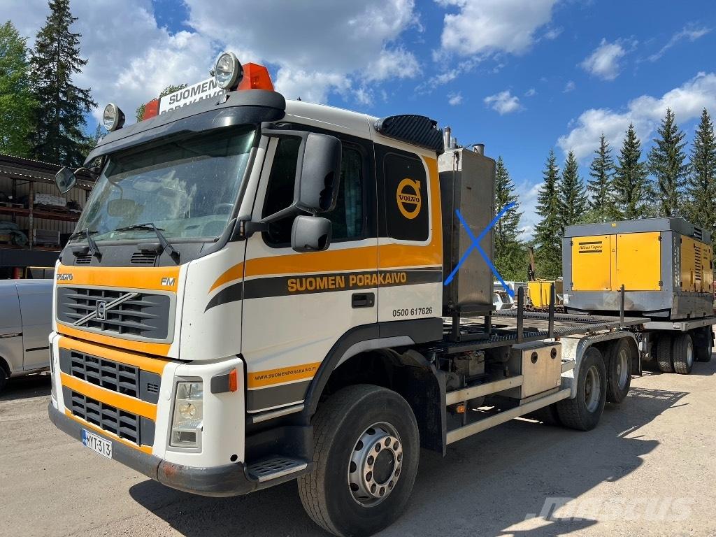 Volvo FM 480 4x4 +2 شاحنات بمقصورة وهيكل